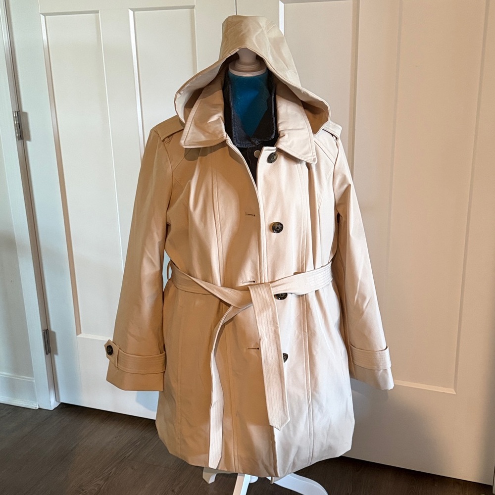 LONDON FOG  Beige Women's  RAIN Trench Coat 🧥 XXL (runs a size smaller)